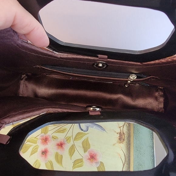 Mad by Design Shell Handbag - Picture 5 of 11